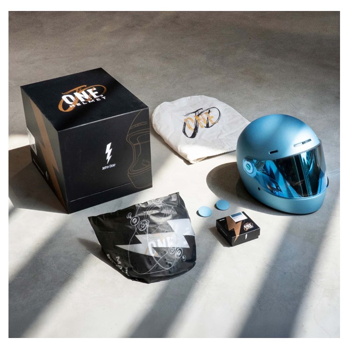 Foto: JD/One Frozen Steel Blue Integraalhelm