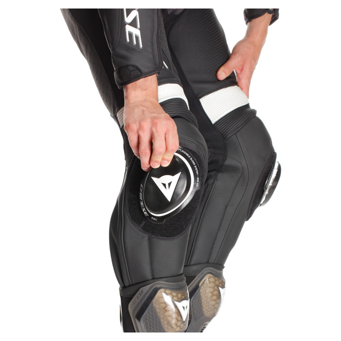 Foto: Laguna Seca 6 Perf 1PC Leren Motorpak