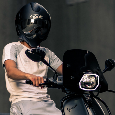 Foto: <h4>DE MEEST POPULAIRE<h4>SCOOTERHELMEN!</h4>