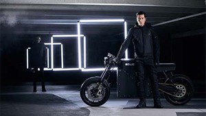 Foto: Motorrijden in het donker