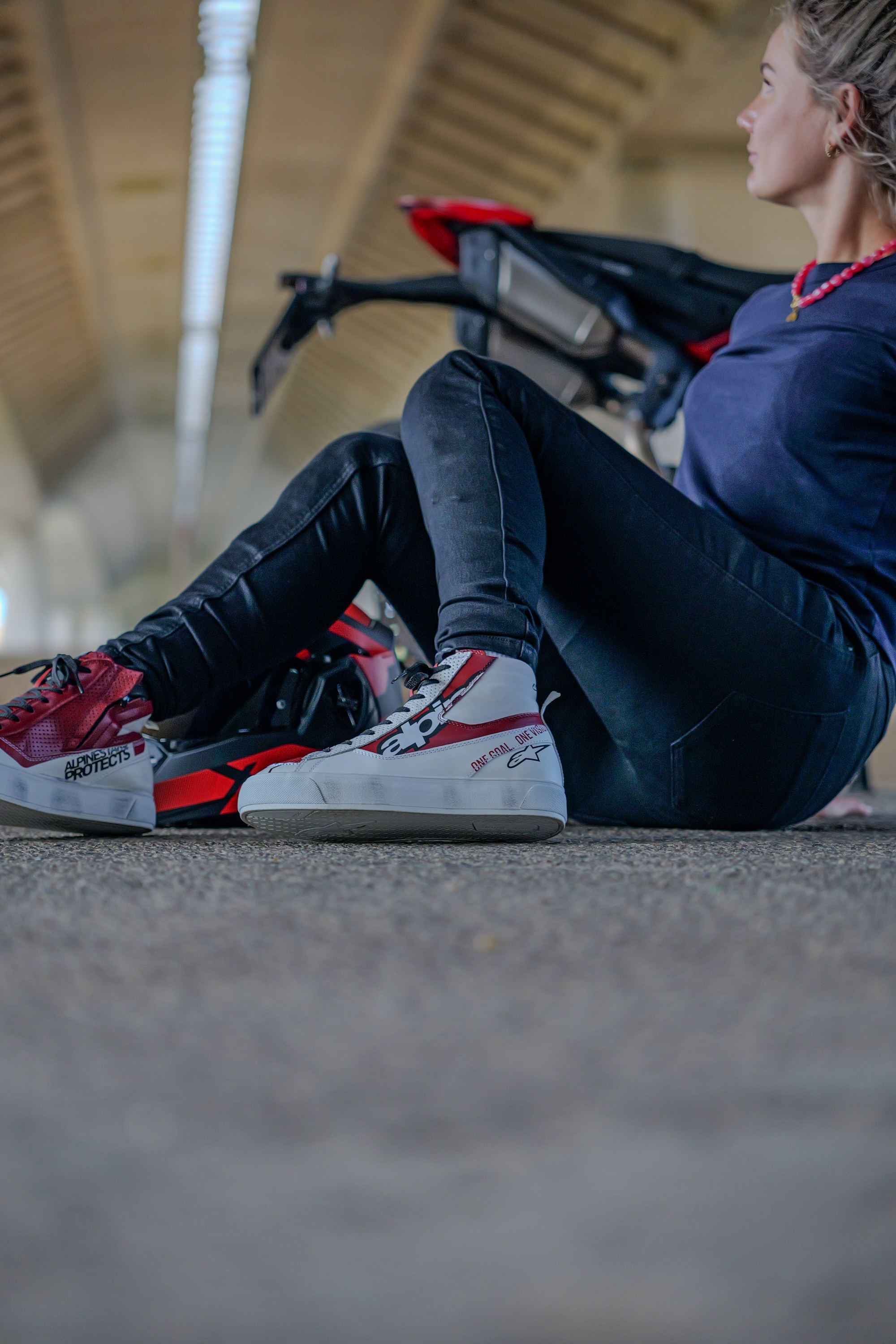 Foto: Motor sneakers voor de zomer: bescherming zonder zweetvoeten