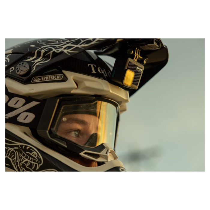 Foto: Helm voor en zij bevestiging